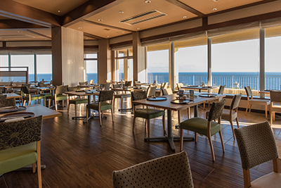 Keeping distance between tables or seats
